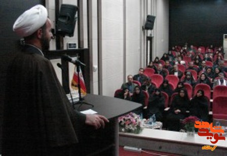 حجت الاسلام عسگری: دشمن در فضای مجازی، بدنبال گسستن پیوندهای خانوادگی است حجت الاسلام عسگری: دشمن در فضای مجازی، بدنبال گسستن پیوندهای خانوادگی است