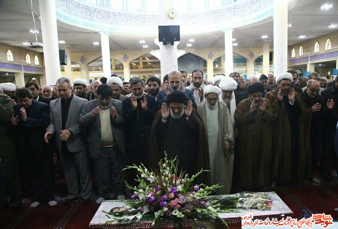 تشییع پیکر پاک سه سرباز شهید گمنام امام زمان(عج) تشییع پیکر پاک سه سرباز شهید گمنام امام زمان(عج)