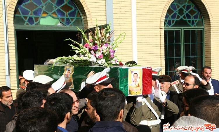 تشییع پیکر پاک سه سرباز شهید گمنام امام زمان(عج) تشییع پیکر پاک سه سرباز شهید گمنام امام زمان(عج)