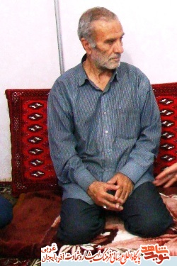 شناسنامه اش را دستکاری کرد تا عازم جبهه شود / مصاحبه با پدر شهید شناسنامه اش را دستکاری کرد تا عازم جبهه شود / مصاحبه با پدر شهید