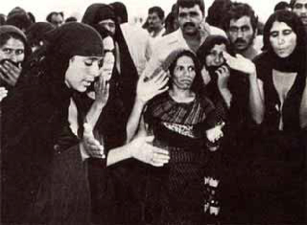 گفتگو با مردم آبادان درباره جنایت رژیم پهلوی در 28مرداد 57/ ممانعت ماموران رژیم پهلوی از نجات محبوسان در سینما رکس گفتگو با مردم آبادان درباره جنایت رژیم پهلوی در 28مرداد 57/ ممانعت ماموران رژیم پهلوی از نجات محبوسان در سینما رکس