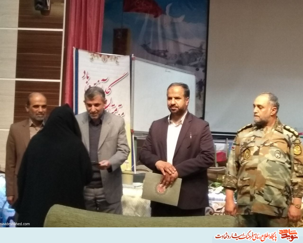 با تربیت فرزندانی مثل شهید فهمیده راه شهدا را ادامه می دهیم با تربیت فرزندانی مثل شهید فهمیده راه شهدا را ادامه می دهیم
