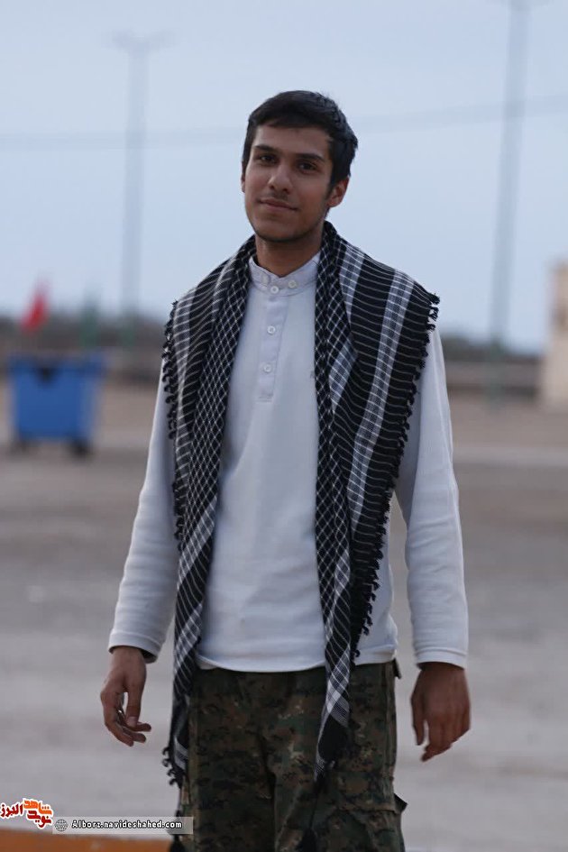 اشک شوق سربازی که شهید شد اشک شوق سربازی که شهید شد