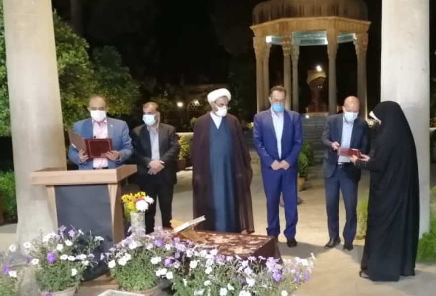 تجلیل از نفرات برتر مسابقات قرآنی شاهد و ایثارگر در شیراز
