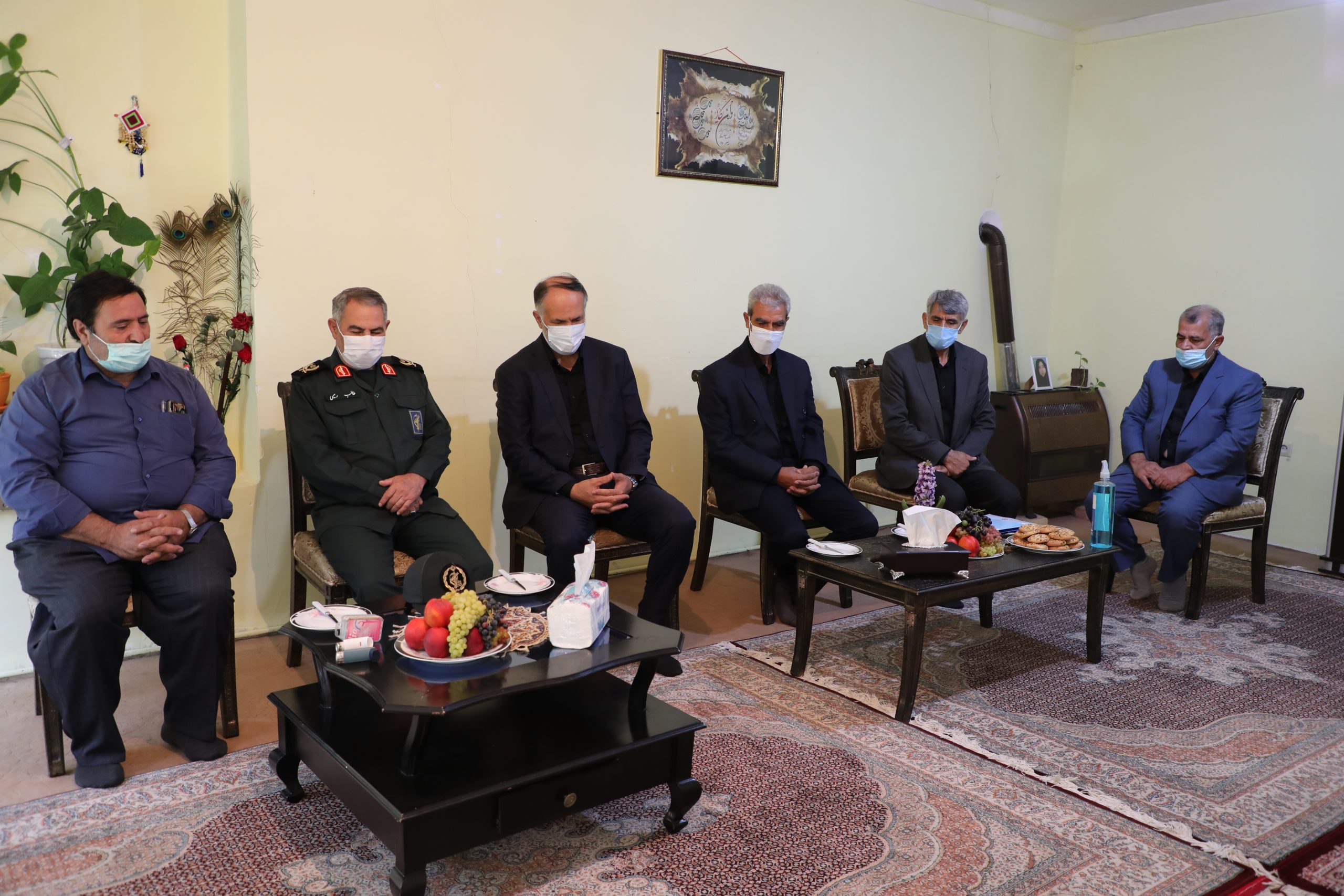 گزارش تصویری/مدیر کل بنیاد شهید آذربایجان غربی با خانواده آزادگان
