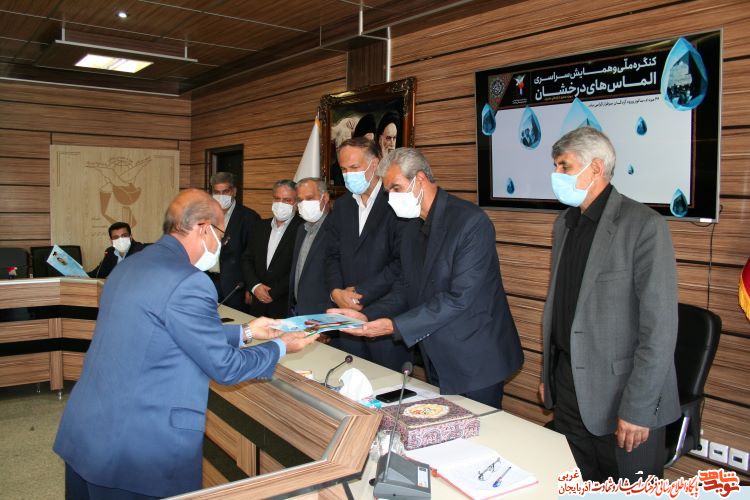 آزادگان، به عنوان گل سرسبد و حماسه آفرینان جامعه هستند