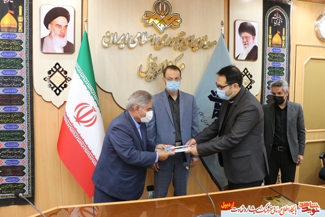 گزارش تصویری |معاونت فرهنگی بنیاد شهید استان اردبیل از فعالان حوزه ایثارو شهادت مرکز صدا و سیمای استان تجلیل کرد