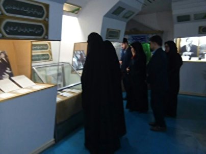 بازدید راویان و دست اندرکاران باغ موزه دفاع مقدس از موزه شهدا