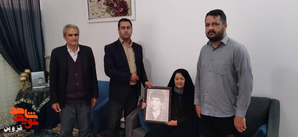 روحیه جهادی و انقلابی خانواده‌های شهدا قابل تحسین است
