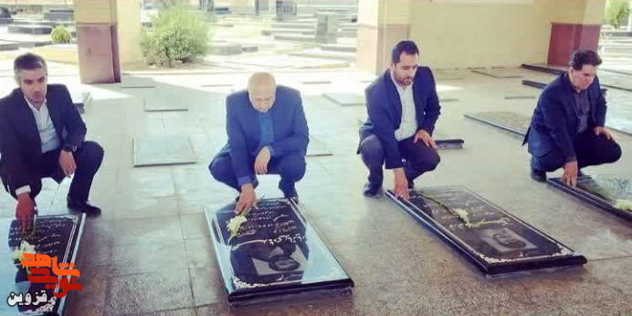 سرپرست فرمانداری تاکستان به مقام شهدا ادای احترام کرد