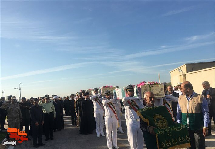 استقبال با شکوه مردم بوشهر از ۵ شهید گمنام دفاع مقدس