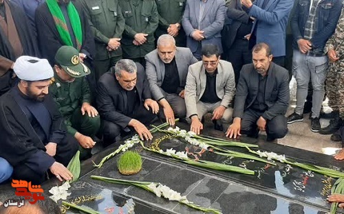 غبارروبی گلزار شهدای کوهدشت و نورآباد به مناسبت سالروز فتح خرمشهر