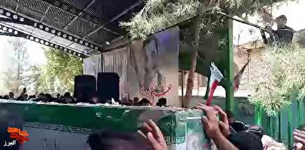 کلیپ| خاکسپاری پیکر شهید مهندس «سیدامیرحسین خادمی» در میدان گلزار شهدای...