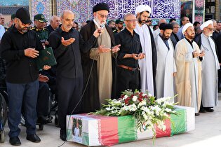 تشییع پیکر مادر سه شهید و چهار جانباز دفاع مقدس در شیراز