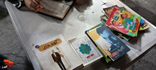 کافه کتاب و روایتگری شهدا توسط نوجوانان در موکب...