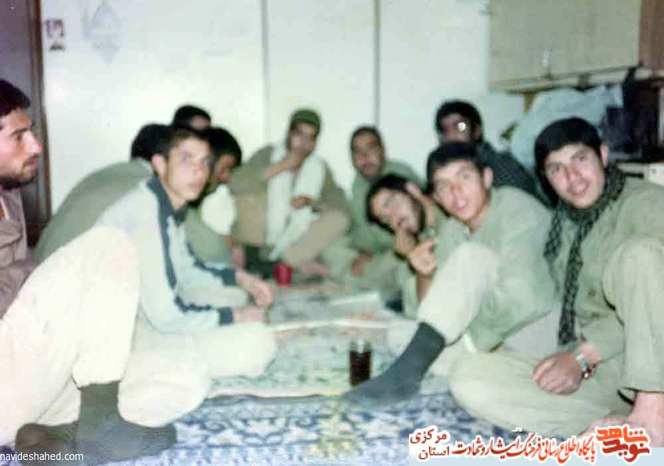 از چپ: محسن مشرفی - مجید یوسفی - شهید جعفر انصاری - شهید عباس رحیمی - شهید مسعود رضایی - شهید همایون حاجعلی بیگی - سعید رضایی - شهید مهدی خدیمی - حمید طیبی