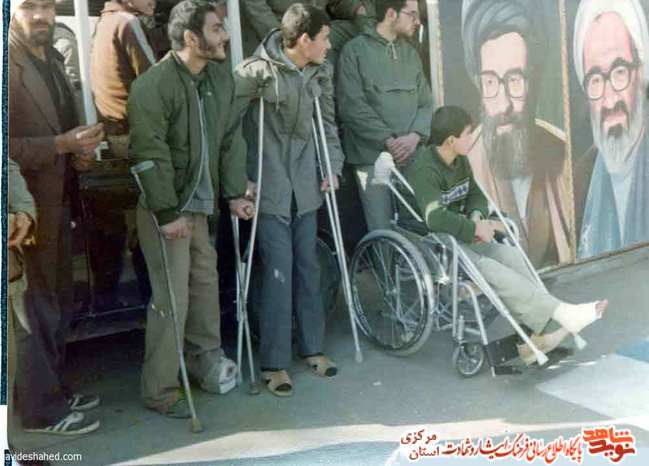 از چپ: عبدالرضا خدیمی - محمود آشوری - شهید مهدی خدیمی